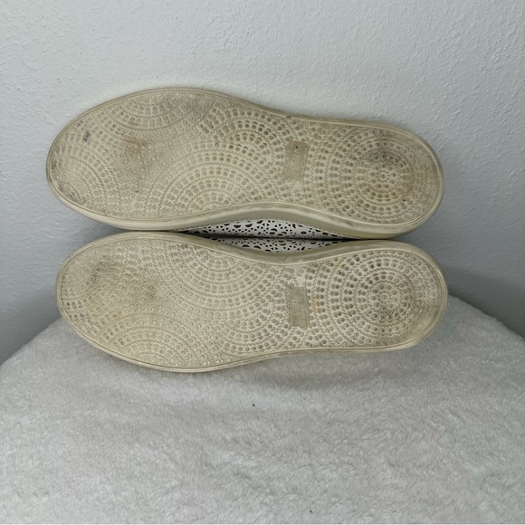 Alaia Size 9 White Tan Laser Cut
Leather Lace-Up Low Top
Sneakers - Picture 7 of 15